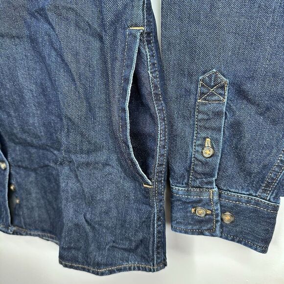 Carhartt Women's Relaxed Fit Midweight Denim Long-Sleeve Over Shirt Sz M - Picture 4 of 7